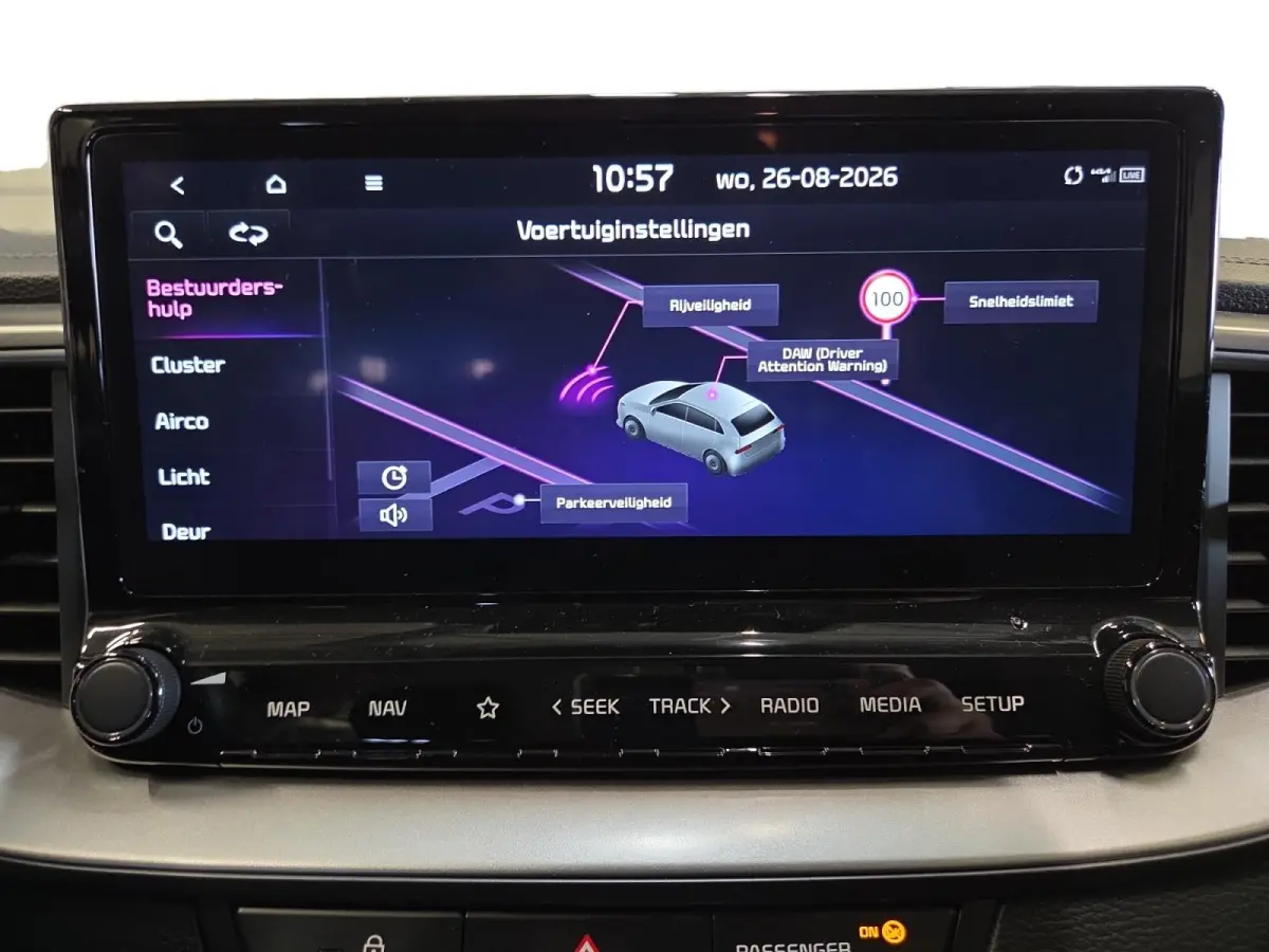 1.0 T-GDi DynamicLine | All-season banden | BTW-auto | Achteruitrijcamera | Parkeersensoren voor- en achter | Navi | Apple/Android Carplay | Cruise & Climate control | NAP