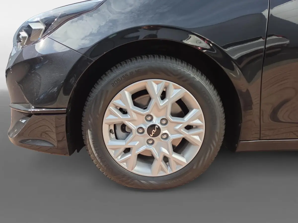 1.0 T-GDi DynamicLine | All-season banden | BTW-auto | Achteruitrijcamera | Parkeersensoren voor- en achter | Navi | Apple/Android Carplay | Cruise & Climate control | NAP