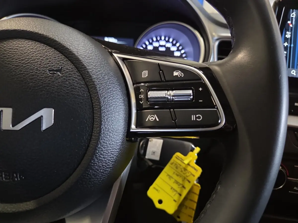 1.0 T-GDi DynamicLine | All-season banden | BTW-auto | Achteruitrijcamera | Parkeersensoren voor- en achter | Navi | Apple/Android Carplay | Cruise & Climate control | NAP