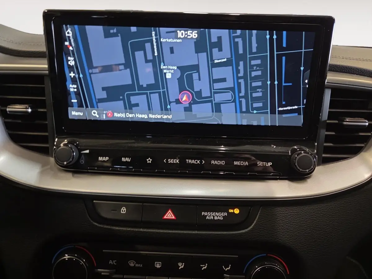 1.0 T-GDi DynamicLine | All-season banden | BTW-auto | Achteruitrijcamera | Parkeersensoren voor- en achter | Navi | Apple/Android Carplay | Cruise & Climate control | NAP