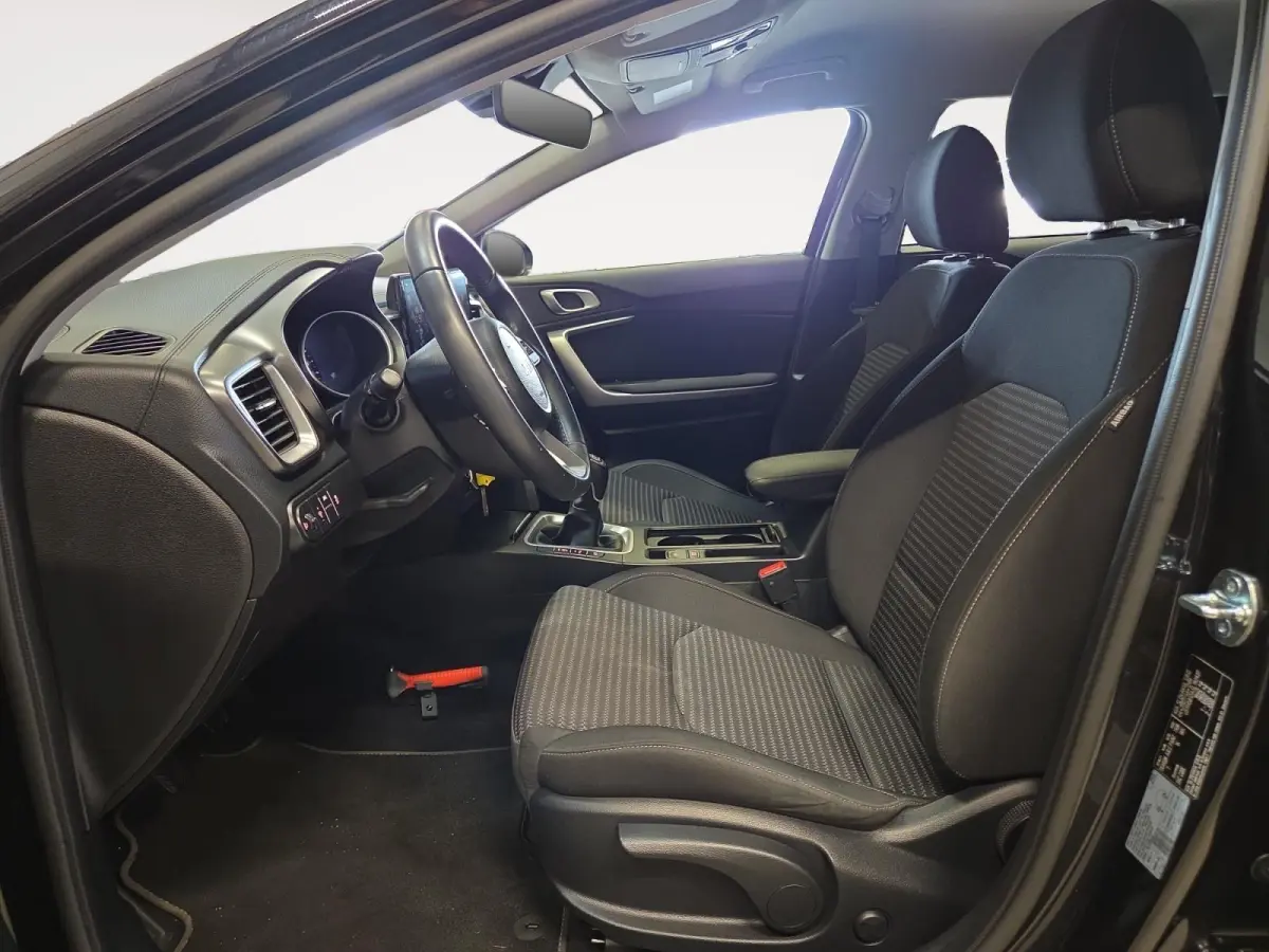 1.0 T-GDi DynamicLine | All-season banden | BTW-auto | Achteruitrijcamera | Parkeersensoren voor- en achter | Navi | Apple/Android Carplay | Cruise & Climate control | NAP