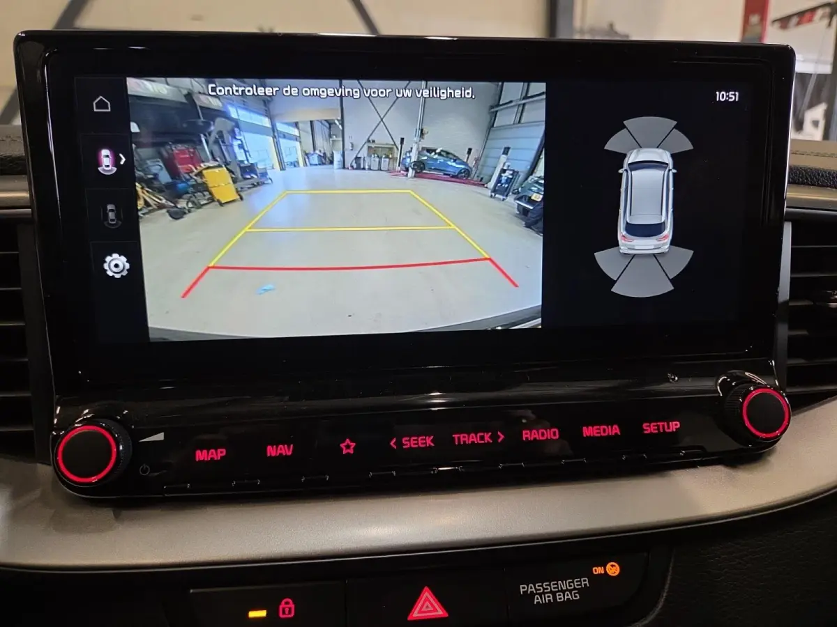 1.0 T-GDi DynamicLine | All-season banden | BTW-auto | Achteruitrijcamera | Parkeersensoren voor- en achter | Navi | Apple/Android Carplay | Cruise & Climate control | NAP