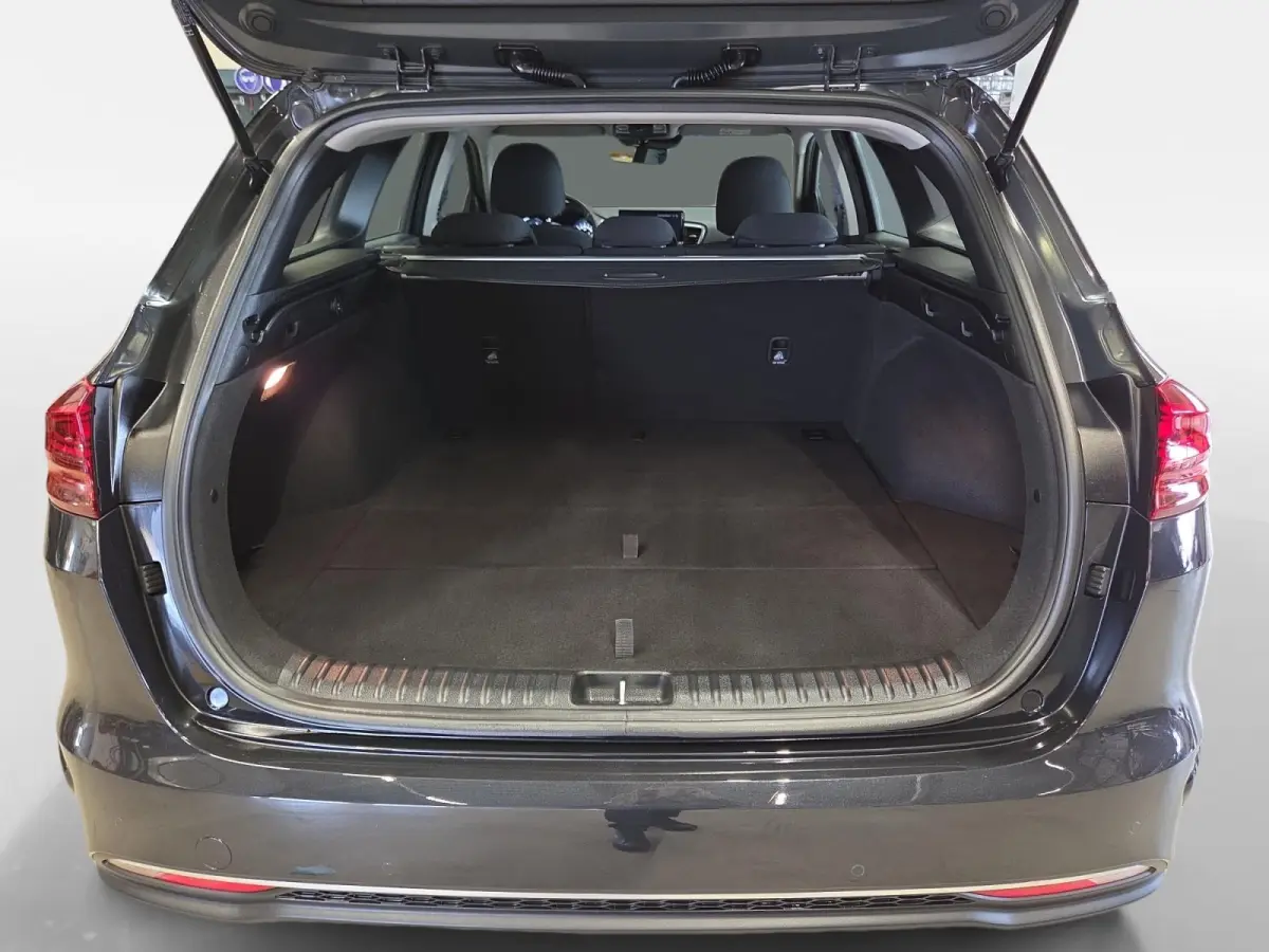 1.0 T-GDi DynamicLine | All-season banden | BTW-auto | Achteruitrijcamera | Parkeersensoren voor- en achter | Navi | Apple/Android Carplay | Cruise & Climate control | NAP