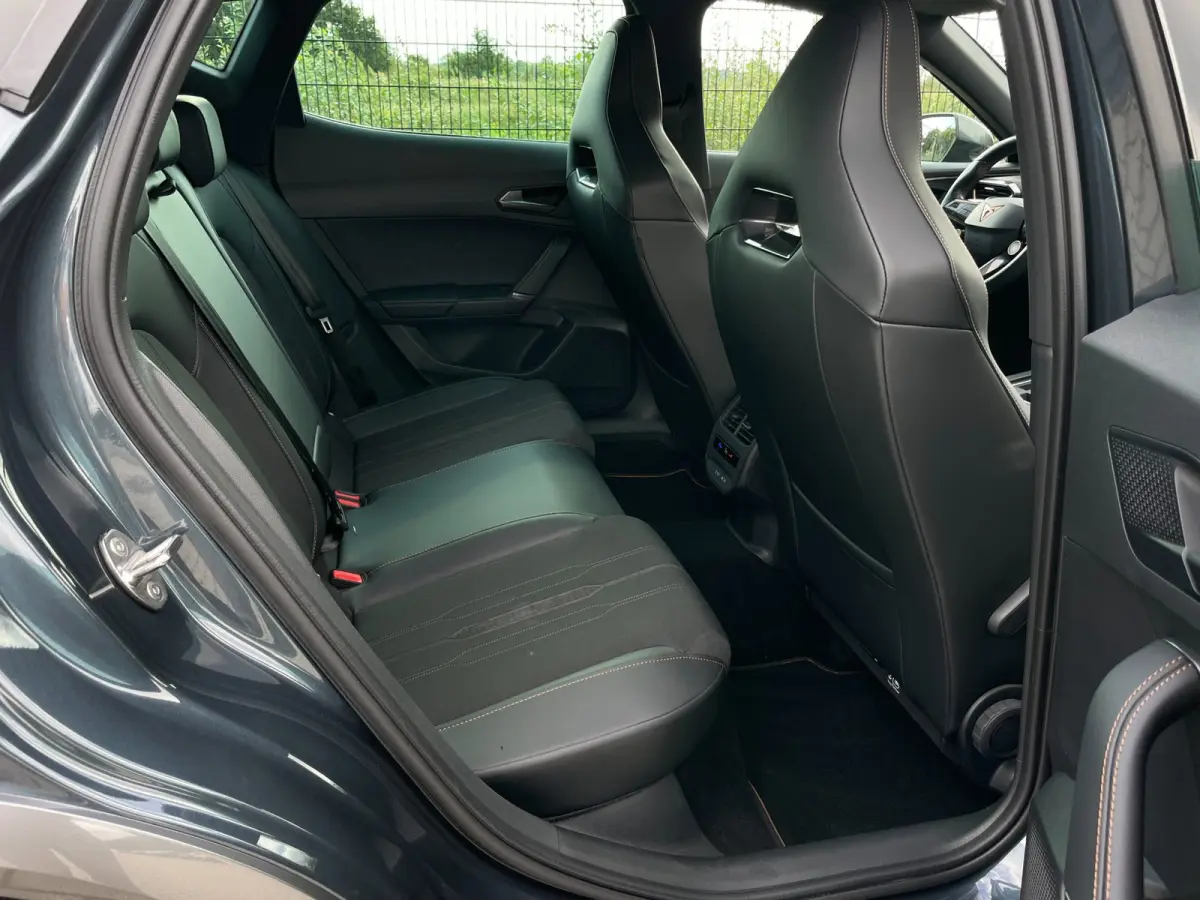 1.4 e-Hybrid VZ Performance | Carplay | Camera | PDC | NAVI |