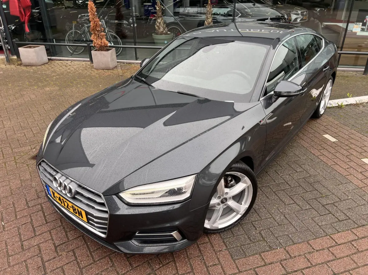 2.0 TFSI Launch Edition S-Line 19"LMV LED