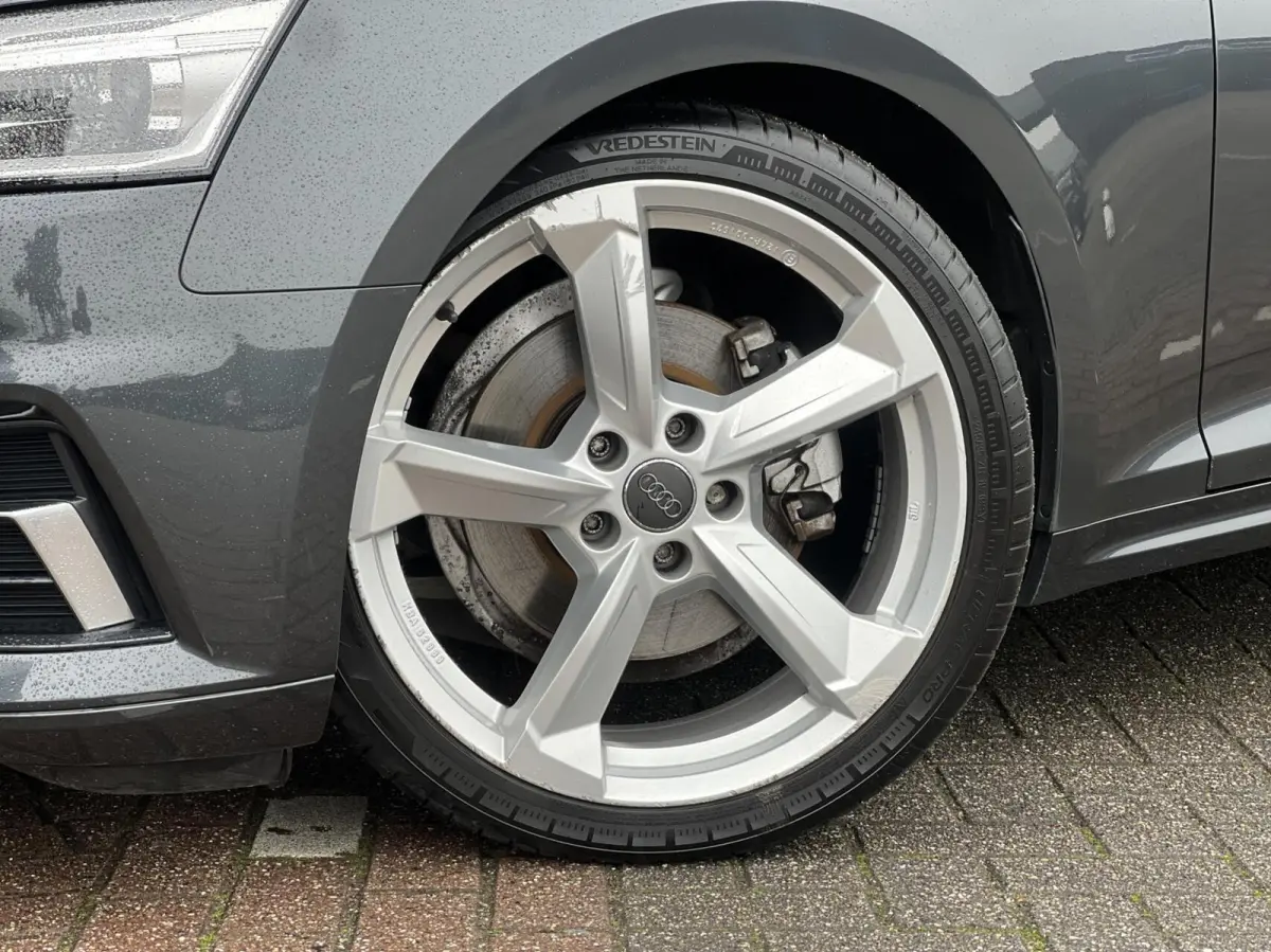 2.0 TFSI Launch Edition S-Line 19"LMV LED
