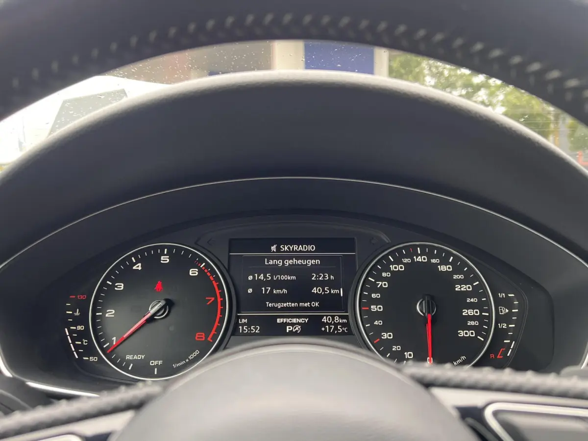 2.0 TFSI Launch Edition S-Line 19"LMV LED