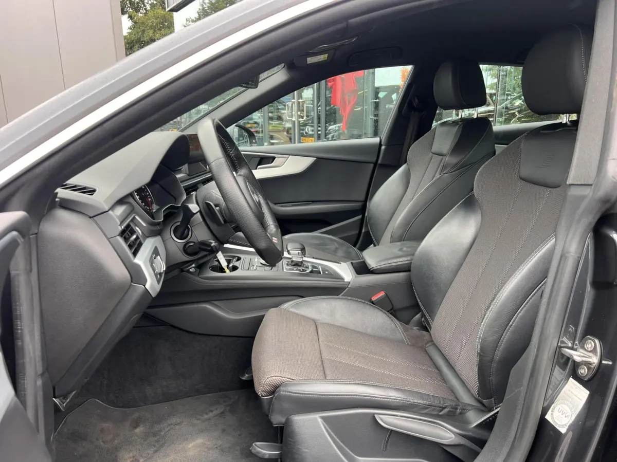 2.0 TFSI Launch Edition S-Line 19"LMV LED