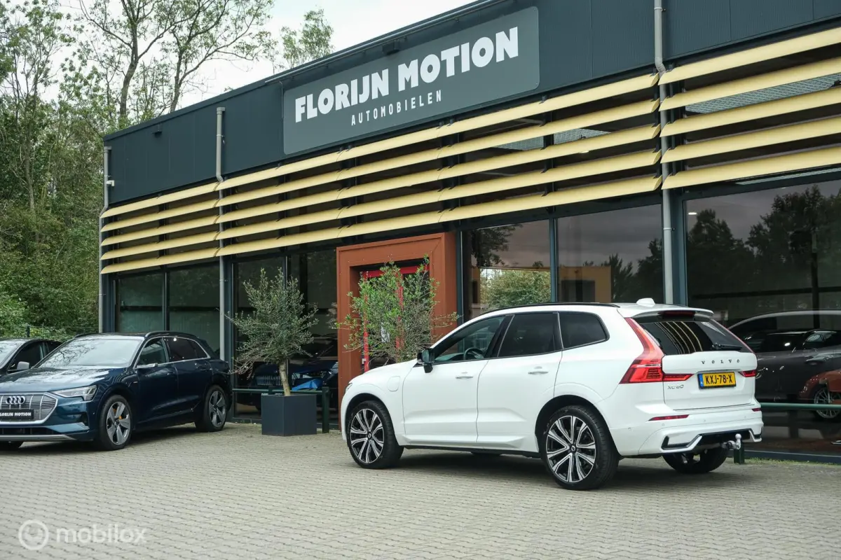 2.0 T6 Plug-in hybrid AWD Plus Dark Longe Range | Pano | Harman Kardon | 360 camera | Trekhaak | ACC | HUD | 21" wielen | Stoel en stuurwielverwarming