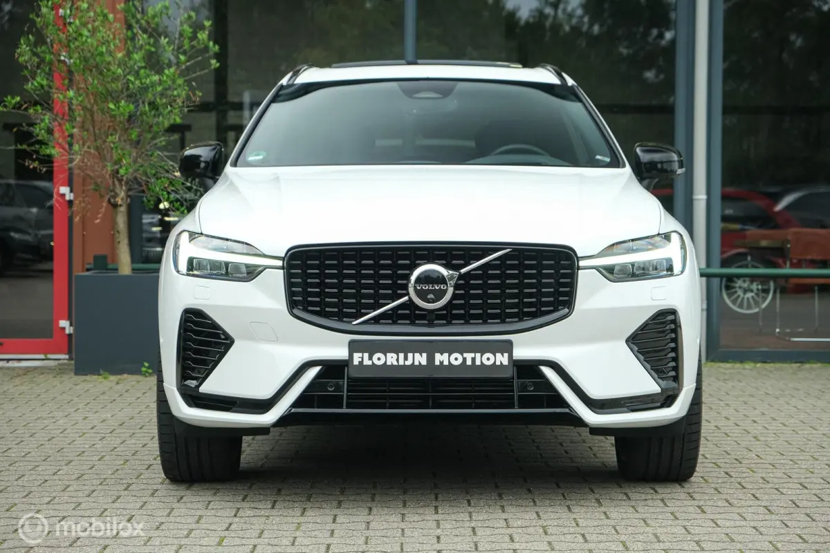 2.0 T6 Plug-in hybrid AWD Plus Dark Longe Range | Pano | Harman Kardon | 360 camera | Trekhaak | ACC | HUD | 21" wielen | Stoel en stuurwielverwarming