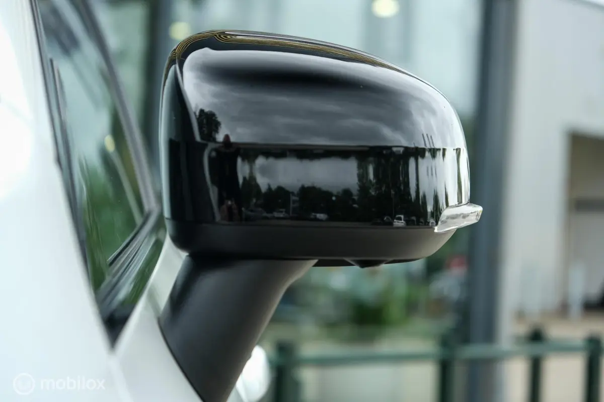 2.0 T6 Plug-in hybrid AWD Plus Dark Longe Range | Pano | Harman Kardon | 360 camera | Trekhaak | ACC | HUD | 21" wielen | Stoel en stuurwielverwarming