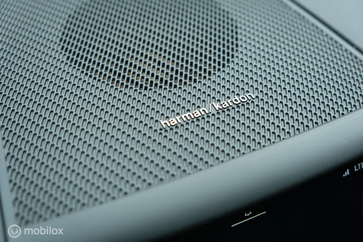 2.0 T6 Plug-in hybrid AWD Plus Dark Longe Range | Pano | Harman Kardon | 360 camera | Trekhaak | ACC | HUD | 21" wielen | Stoel en stuurwielverwarming