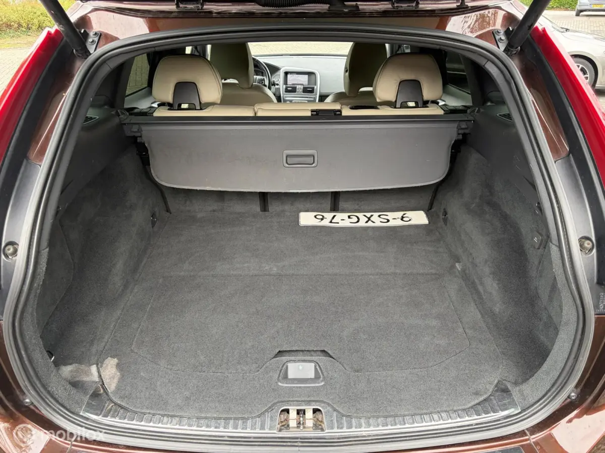 2.0 T5 FWD Momentum LEDER / AUTOMAAT / TR.HAAK / SUPER ONDERHOUDEN! /