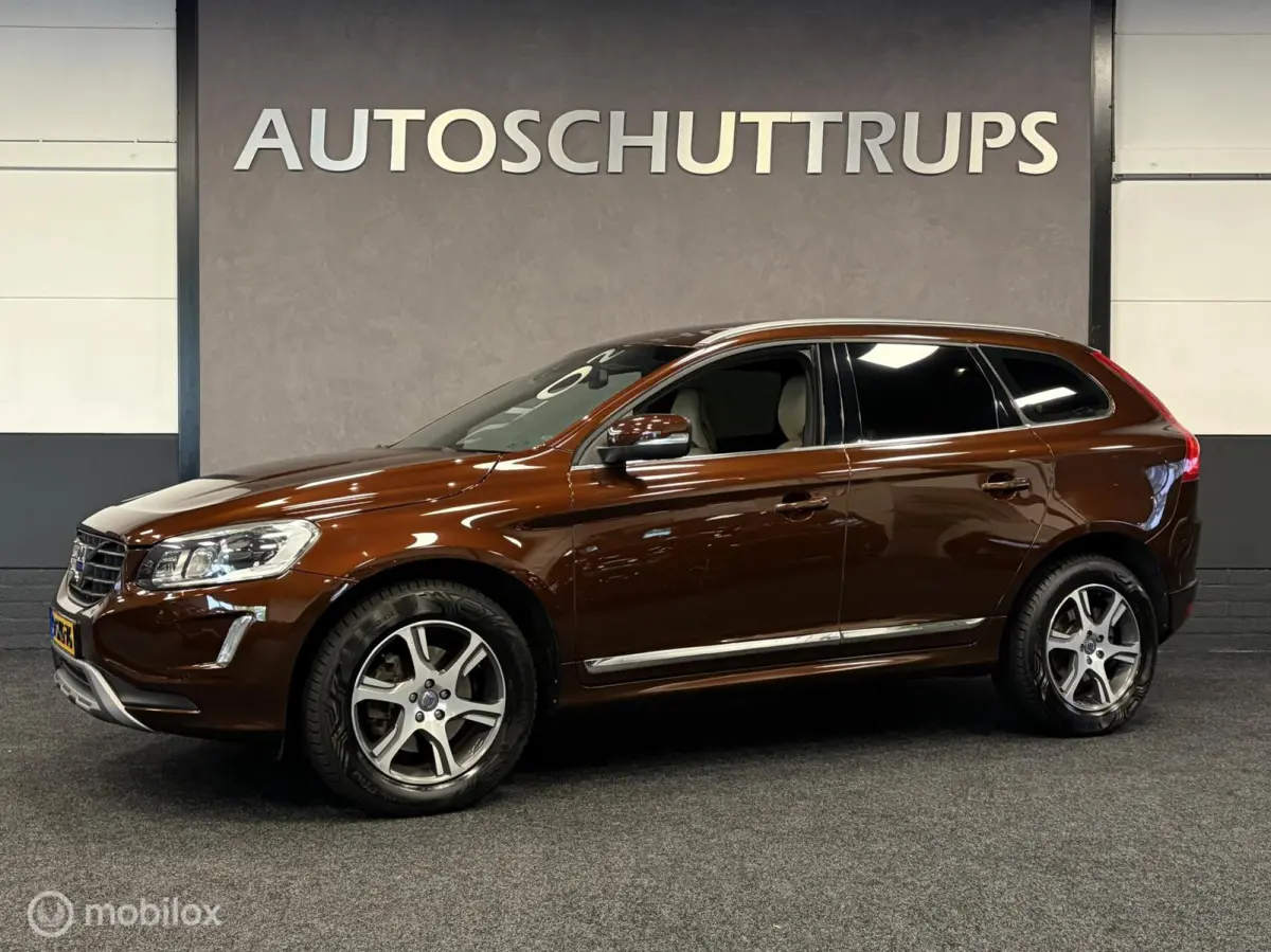 2.0 T5 FWD Momentum LEDER / AUTOMAAT / TR.HAAK / SUPER ONDERHOUDEN! /