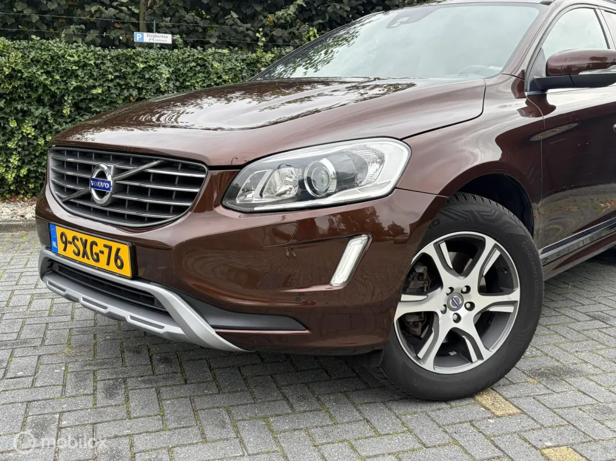 2.0 T5 FWD Momentum LEDER / AUTOMAAT / TR.HAAK / SUPER ONDERHOUDEN! /