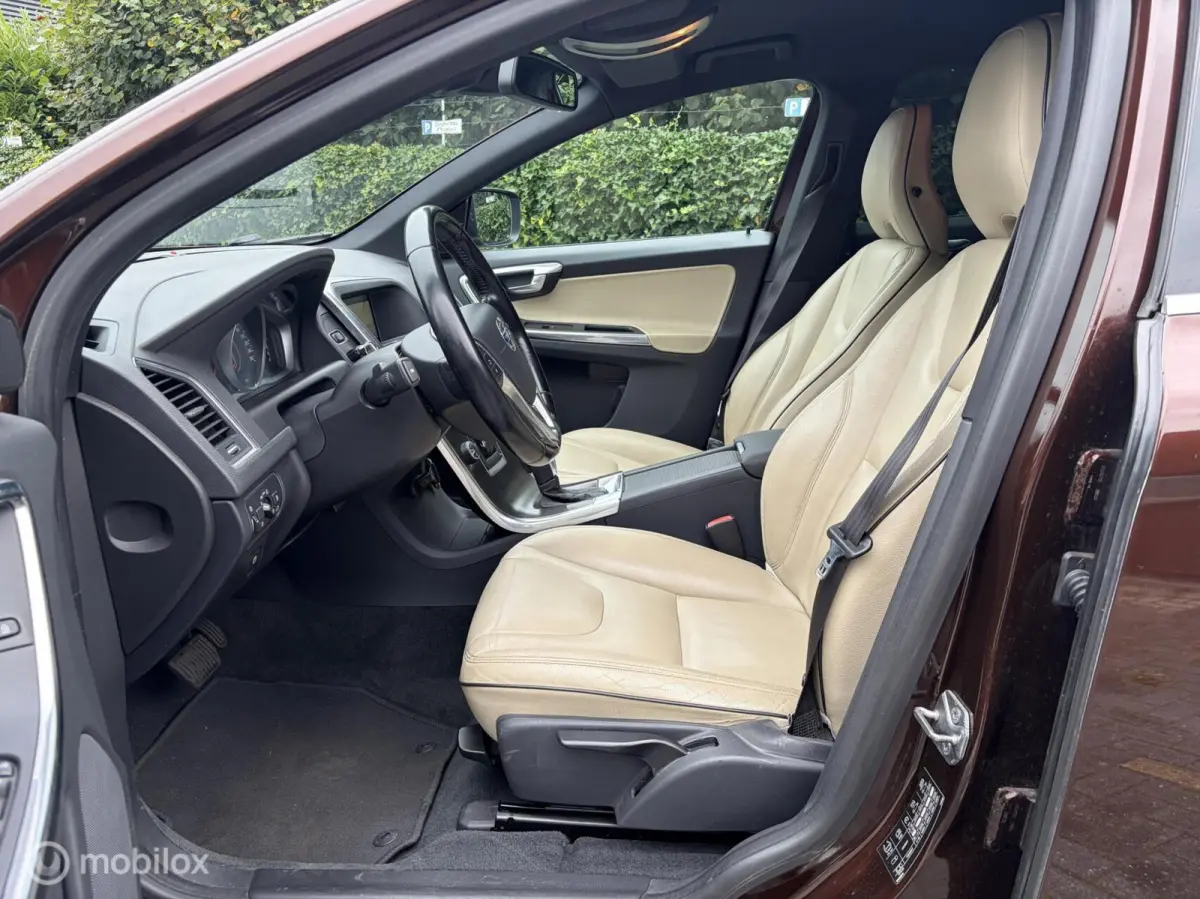 2.0 T5 FWD Momentum LEDER / AUTOMAAT / TR.HAAK / SUPER ONDERHOUDEN! /