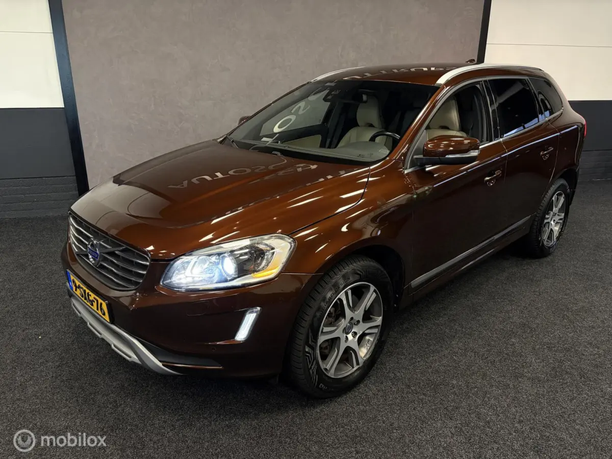 2.0 T5 FWD Momentum LEDER / AUTOMAAT / TR.HAAK / SUPER ONDERHOUDEN! /