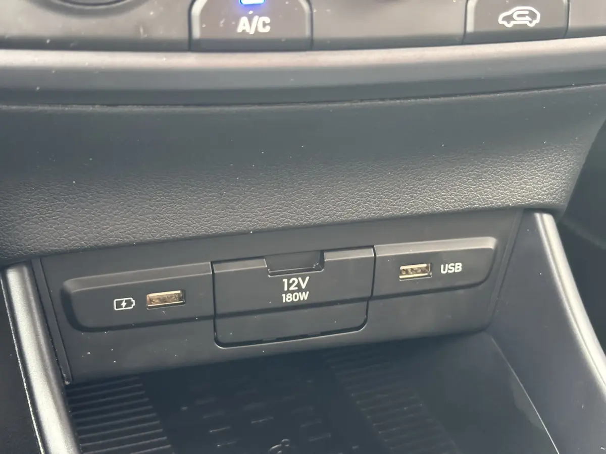 1.0 T-GDI Comfort / Camera / Applecarplay/AndroidAuto / Allseason Banden /