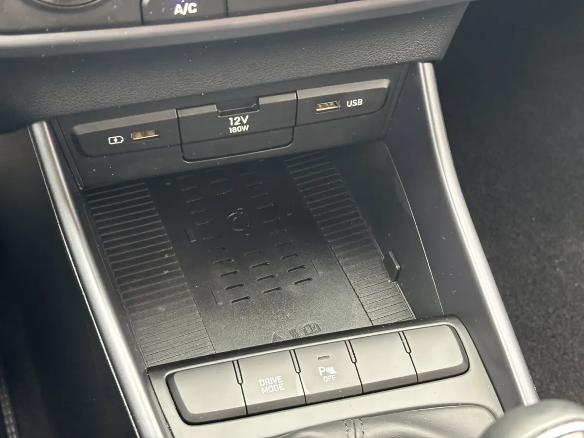 1.0 T-GDI Comfort / Camera / Applecarplay/AndroidAuto / Allseason Banden /