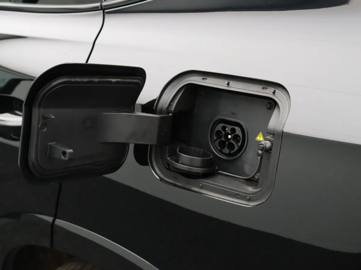 1.5 Luxury | Elektrische Verstelbare Stoelen | Stoelverwarming | Apple Carplay & Android Auto |