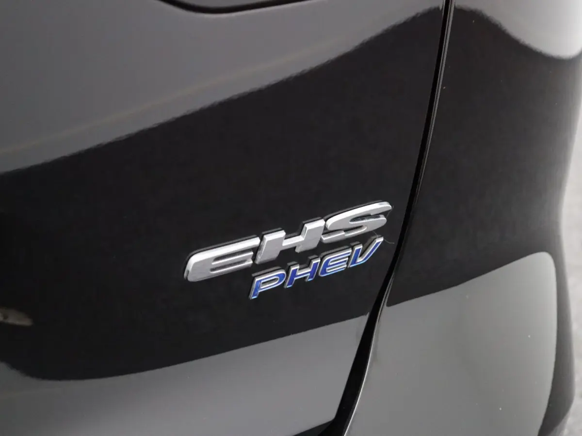1.5 Luxury | Elektrische Verstelbare Stoelen | Stoelverwarming | Apple Carplay & Android Auto |