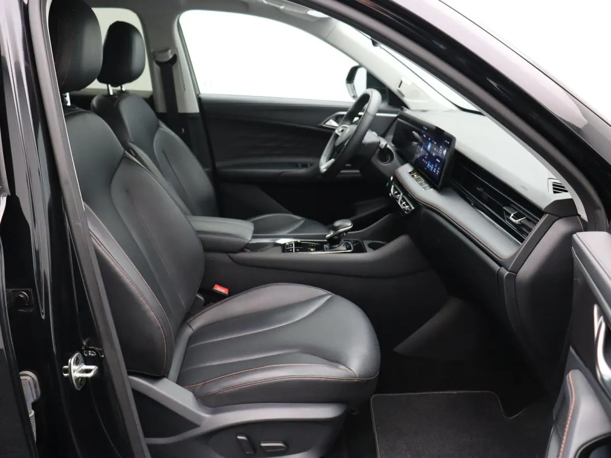 1.5 Luxury | Elektrische Verstelbare Stoelen | Stoelverwarming | Apple Carplay & Android Auto |