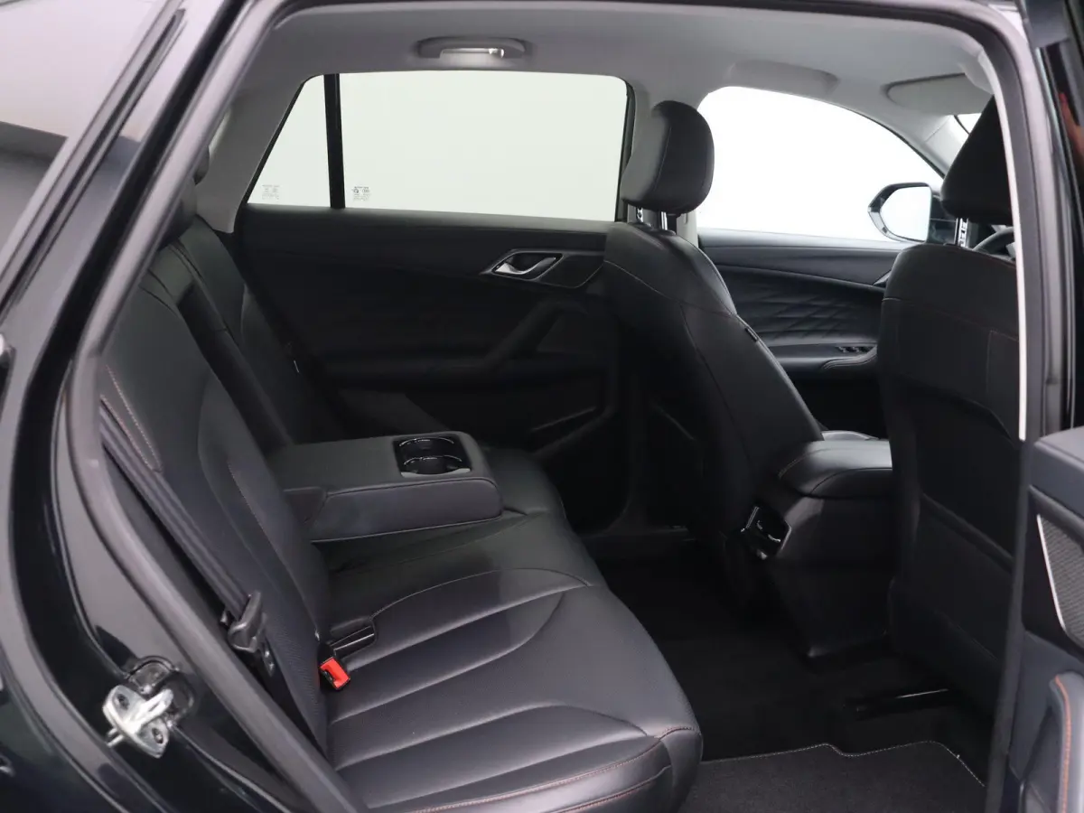 1.5 Luxury | Elektrische Verstelbare Stoelen | Stoelverwarming | Apple Carplay & Android Auto |