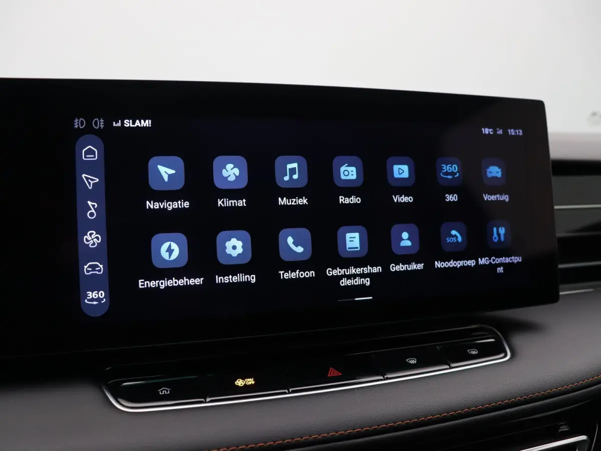 1.5 Luxury | Elektrische Verstelbare Stoelen | Stoelverwarming | Apple Carplay & Android Auto |