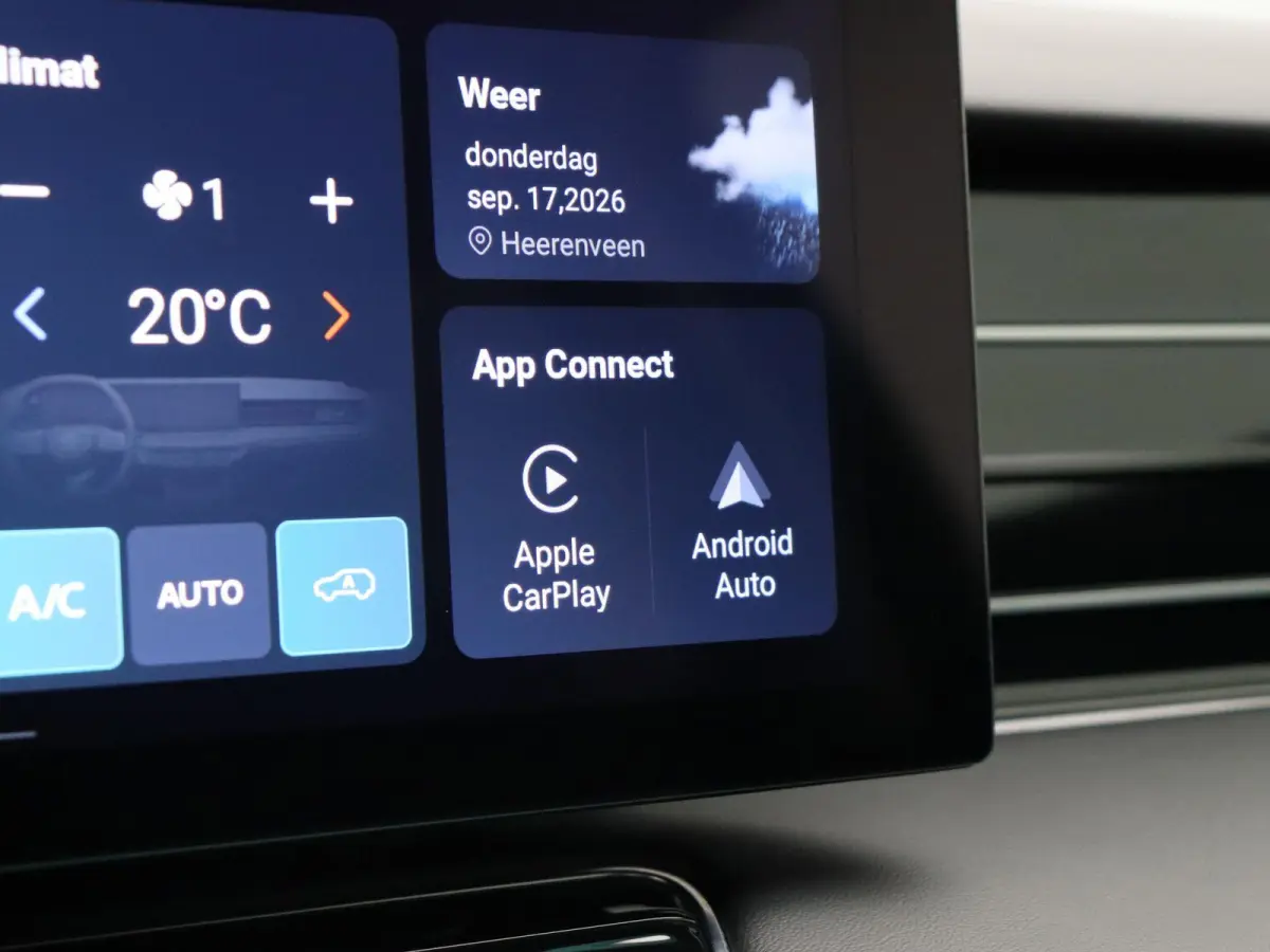 1.5 Luxury | Elektrische Verstelbare Stoelen | Stoelverwarming | Apple Carplay & Android Auto |
