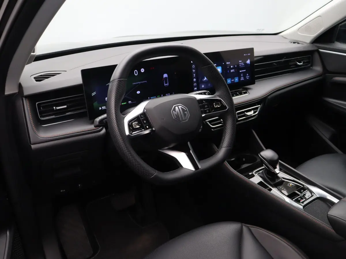 1.5 Luxury | Elektrische Verstelbare Stoelen | Stoelverwarming | Apple Carplay & Android Auto |