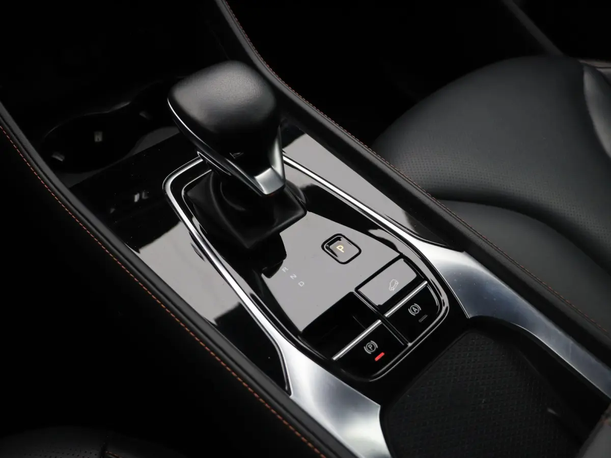 1.5 Luxury | Elektrische Verstelbare Stoelen | Stoelverwarming | Apple Carplay & Android Auto |