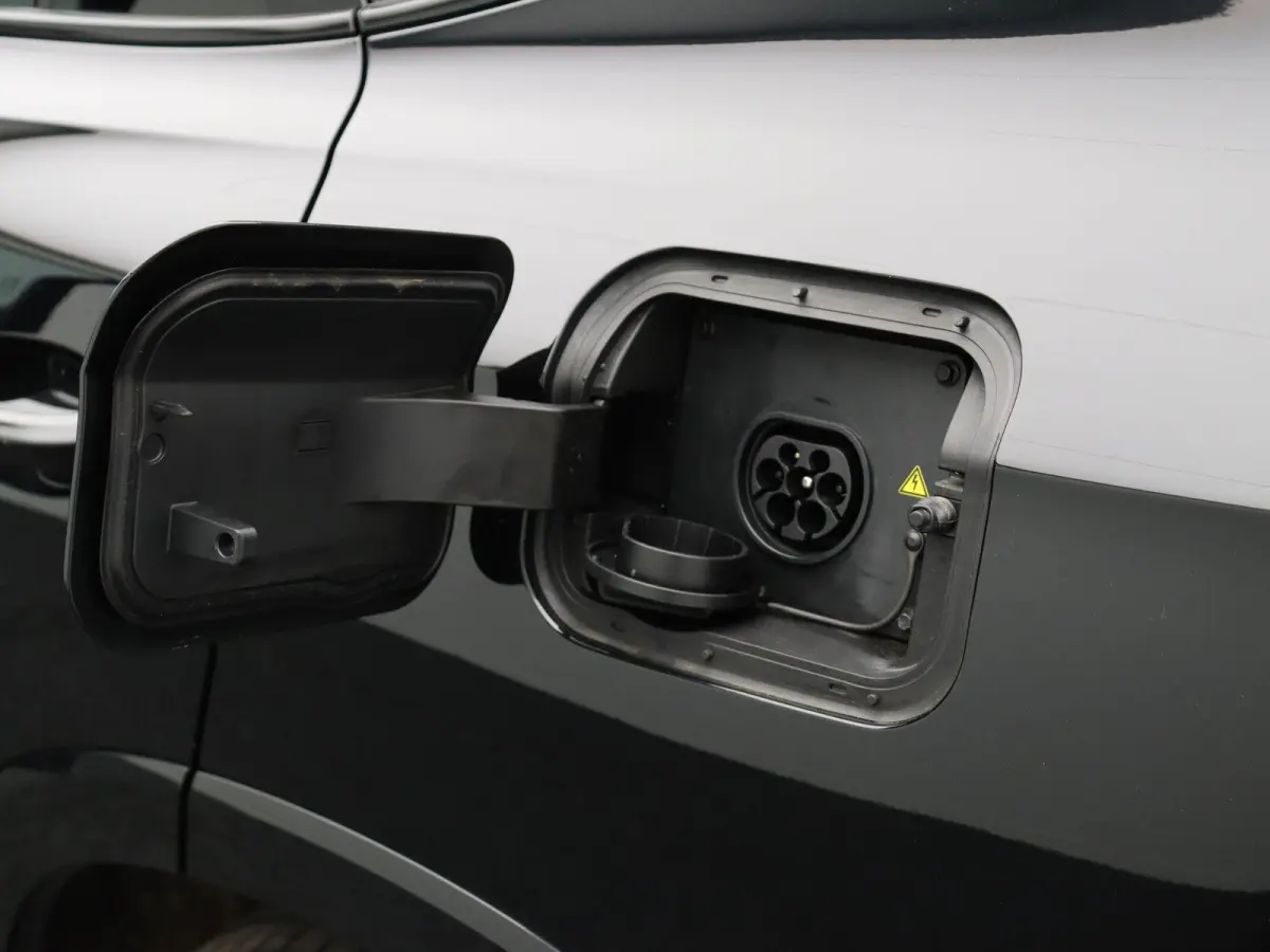 1.5 Luxury | Elektrische Verstelbare Stoelen | Stoelverwarming | Apple Carplay & Android Auto |