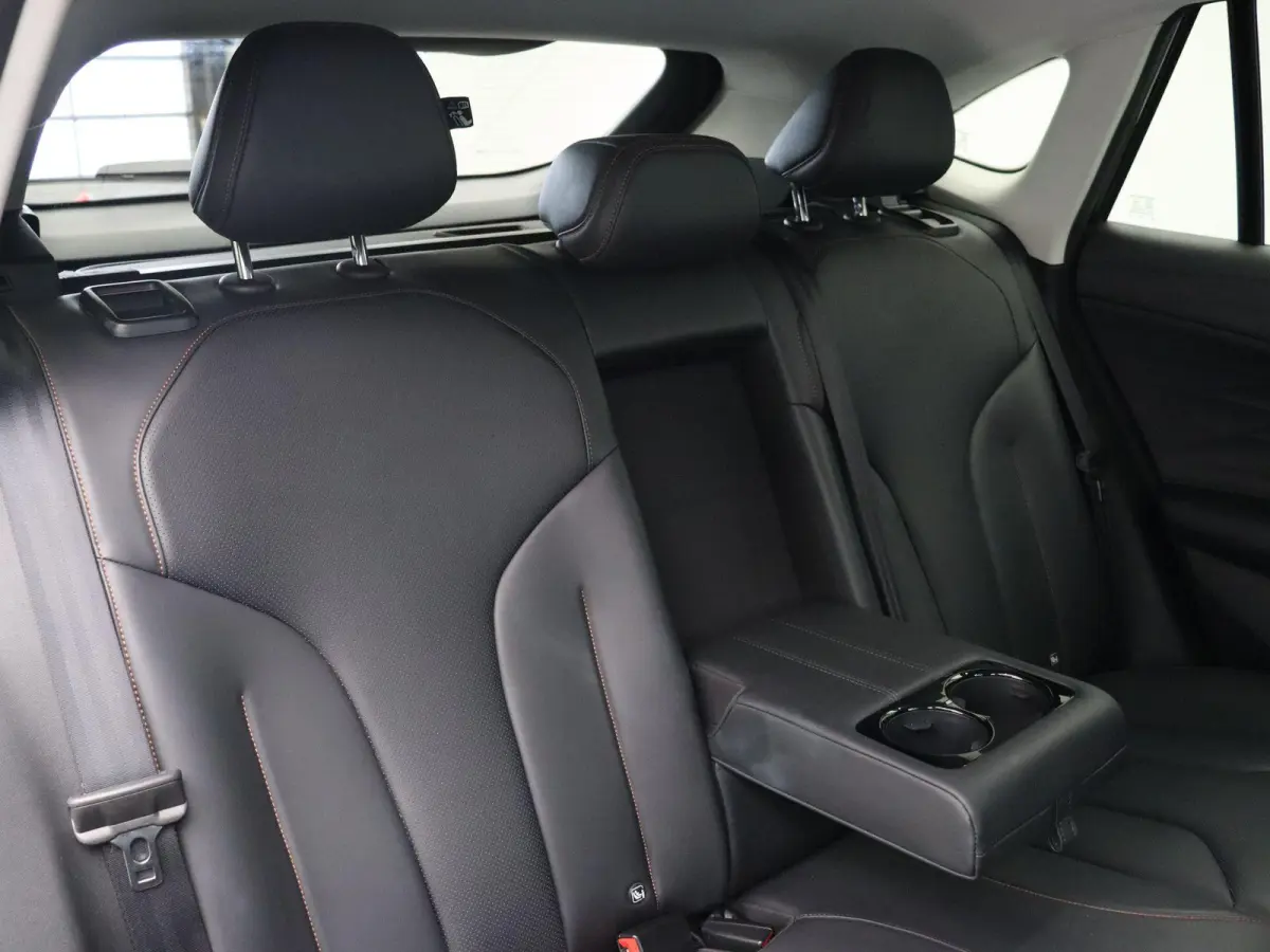 1.5 Luxury | Elektrische Verstelbare Stoelen | Stoelverwarming | Apple Carplay & Android Auto |