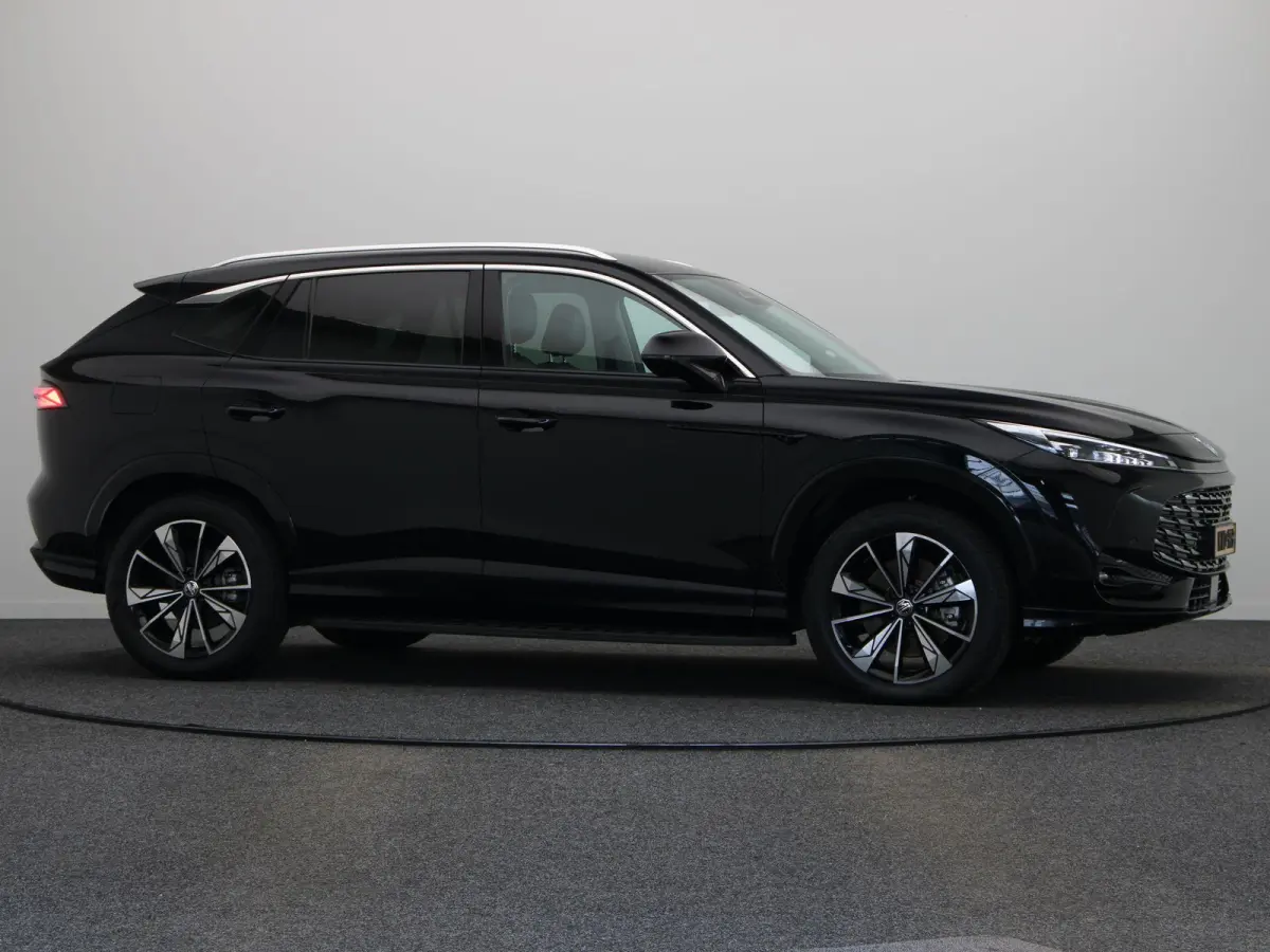 1.5 Luxury | Elektrische Verstelbare Stoelen | Stoelverwarming | Apple Carplay & Android Auto |
