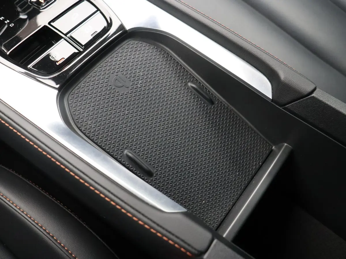1.5 Luxury | Elektrische Verstelbare Stoelen | Stoelverwarming | Apple Carplay & Android Auto |