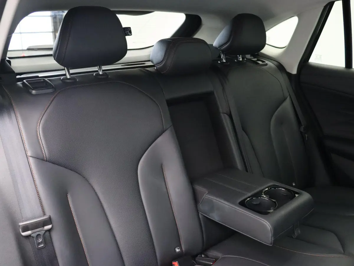 1.5 Luxury | Elektrische Verstelbare Stoelen | Stoelverwarming | Apple Carplay & Android Auto |