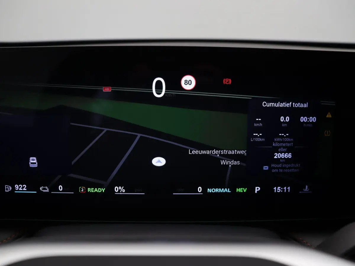 1.5 Luxury | Elektrische Verstelbare Stoelen | Stoelverwarming | Apple Carplay & Android Auto |