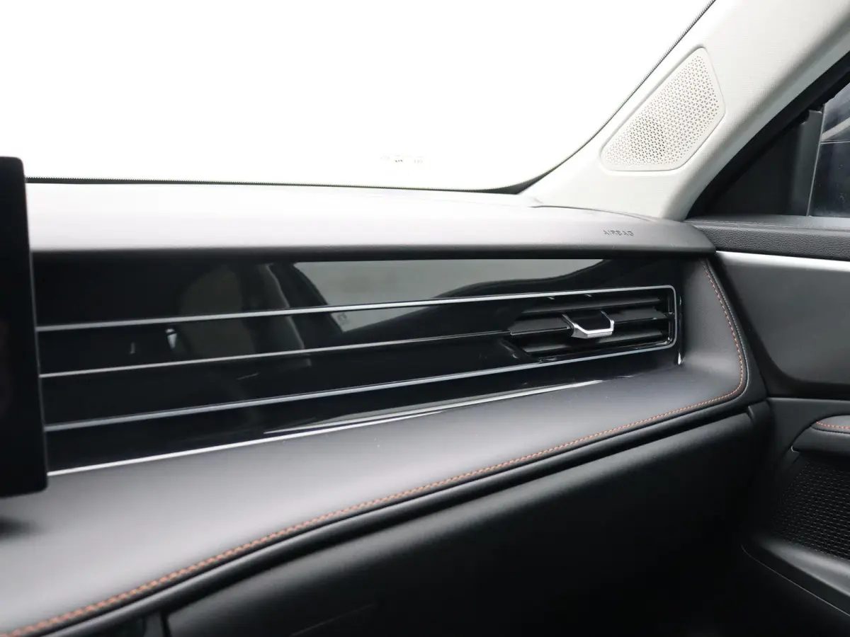 1.5 Luxury | Elektrische Verstelbare Stoelen | Stoelverwarming | Apple Carplay & Android Auto |