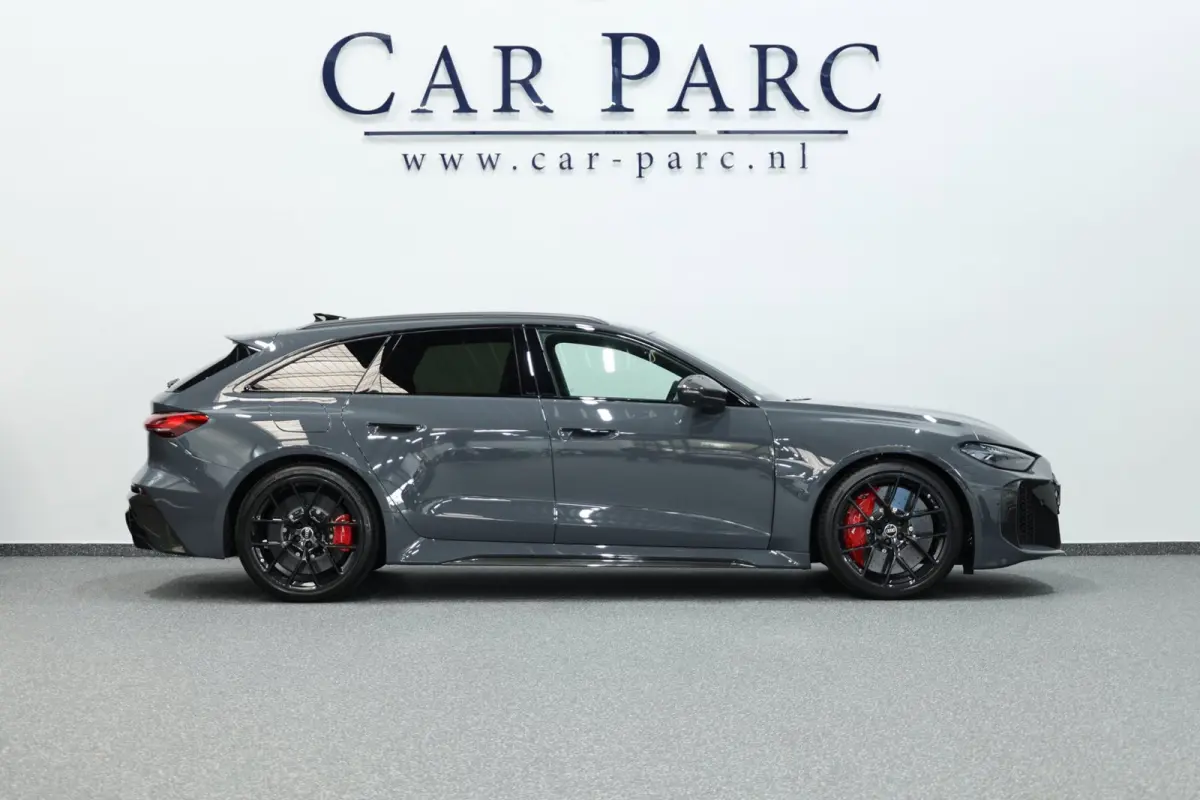 RS5 Avant 2.9 TFSI e-hybrid quattro 640+PK KERAMISCH/CARBON/B&O//PANO/LEER+S.VERKOELING+MASSAGE/21"/360/ACC/FABRIEKSGARANTIE!