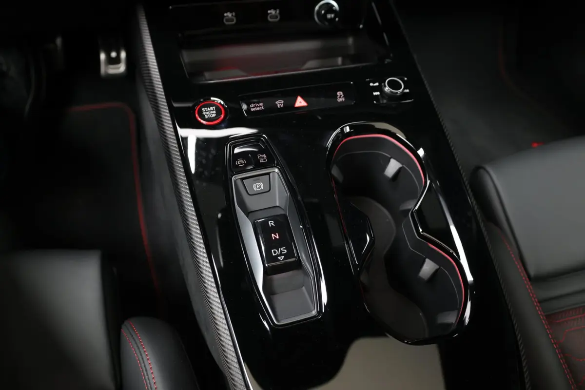 RS5 Avant 2.9 TFSI e-hybrid quattro 640+PK KERAMISCH/CARBON/B&O//PANO/LEER+S.VERKOELING+MASSAGE/21"/360/ACC/FABRIEKSGARANTIE!