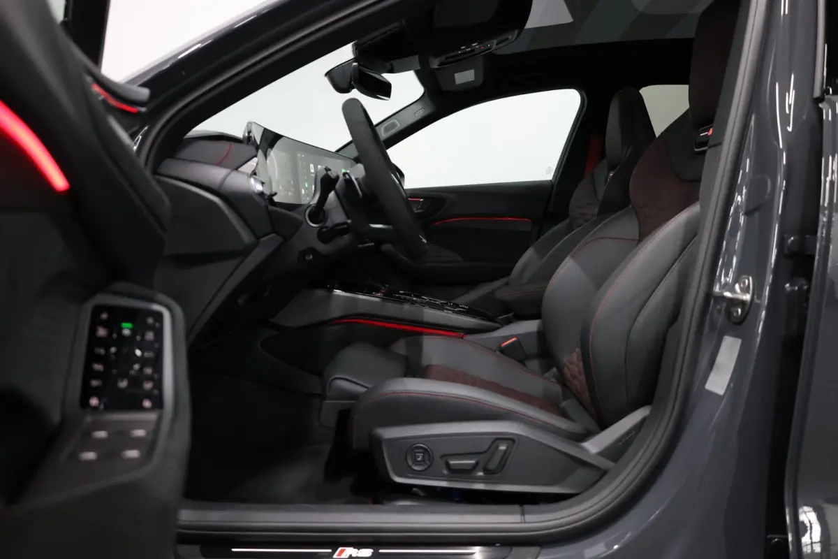 RS5 Avant 2.9 TFSI e-hybrid quattro 640+PK KERAMISCH/CARBON/B&O//PANO/LEER+S.VERKOELING+MASSAGE/21"/360/ACC/FABRIEKSGARANTIE!