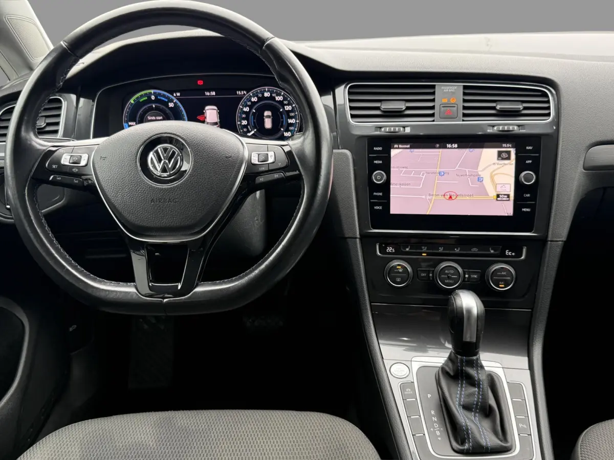 E-DITION 90,2% | Adaptive Cruise | Virtual Cockpit | CCS Snelladen | PDC | Stoelverwarming | Dealeronderhouden | 1e Eigenaar | NL Auto |