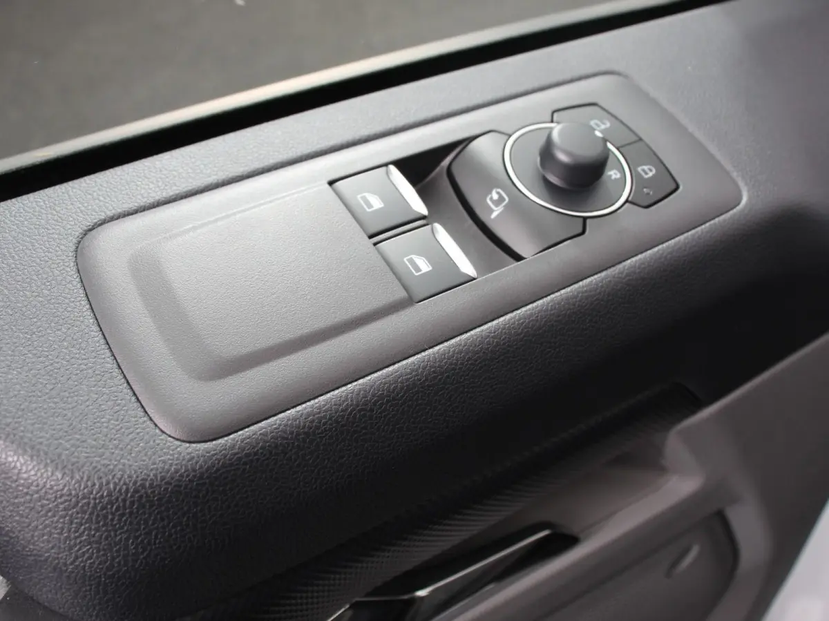 340 2.5 PHEV L2H1 Limited Automaat Incl. BTW/BPM! Airco ECC 2 x Schuifdeur Asisstance Pack Premium Full Options!