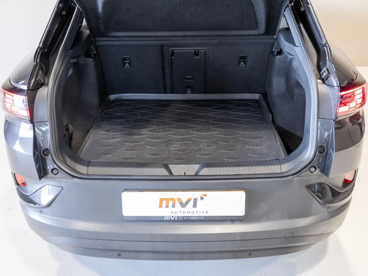 Max 77 kWh SOH 91% / 204pk / Panorama dak / Trekhaak / Kuipstoelen / Elektrische stoelverstelling /