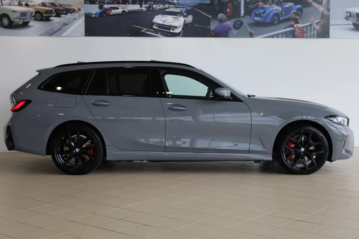 330e High Executive | M Sportpakket Pro | Innovation Pack | Comfort Pack | Individual Lak