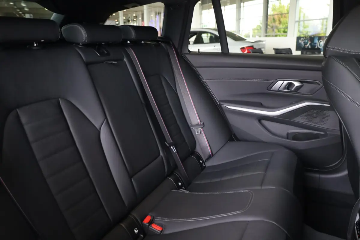330e High Executive | M Sportpakket Pro | Innovation Pack | Comfort Pack | Individual Lak