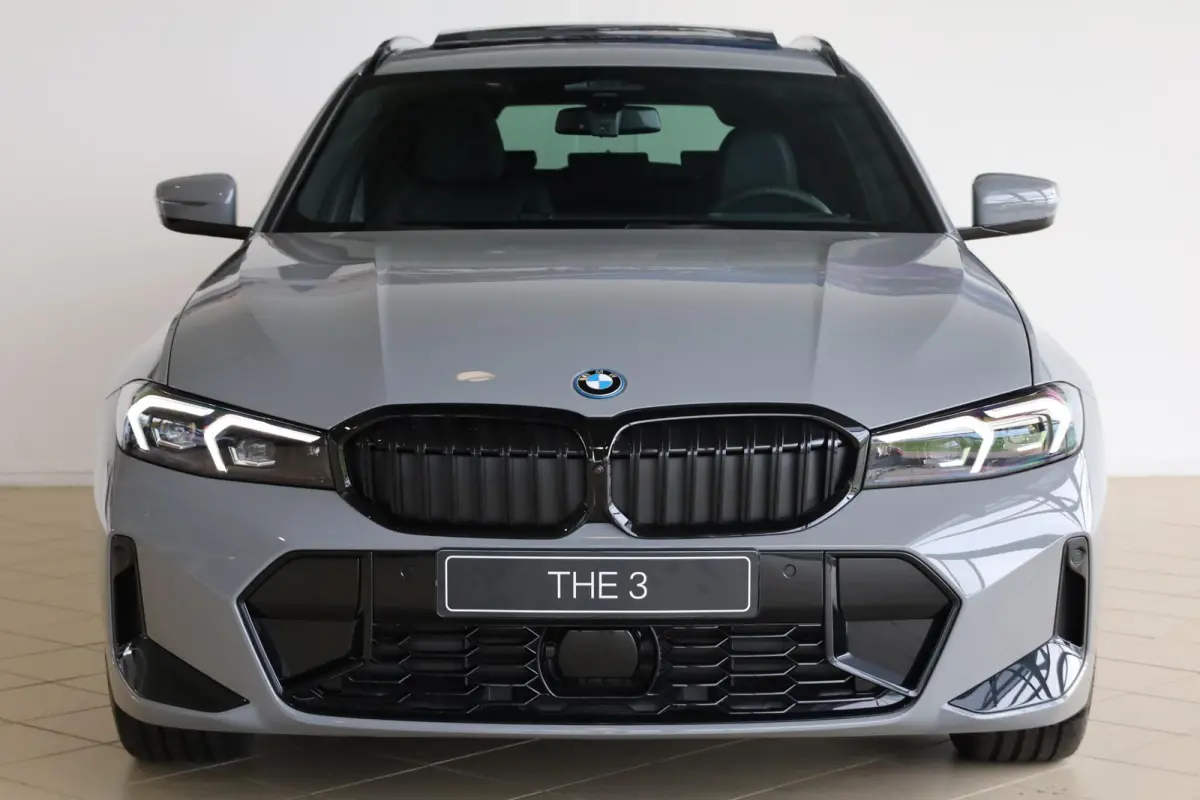 330e High Executive | M Sportpakket Pro | Innovation Pack | Comfort Pack | Individual Lak