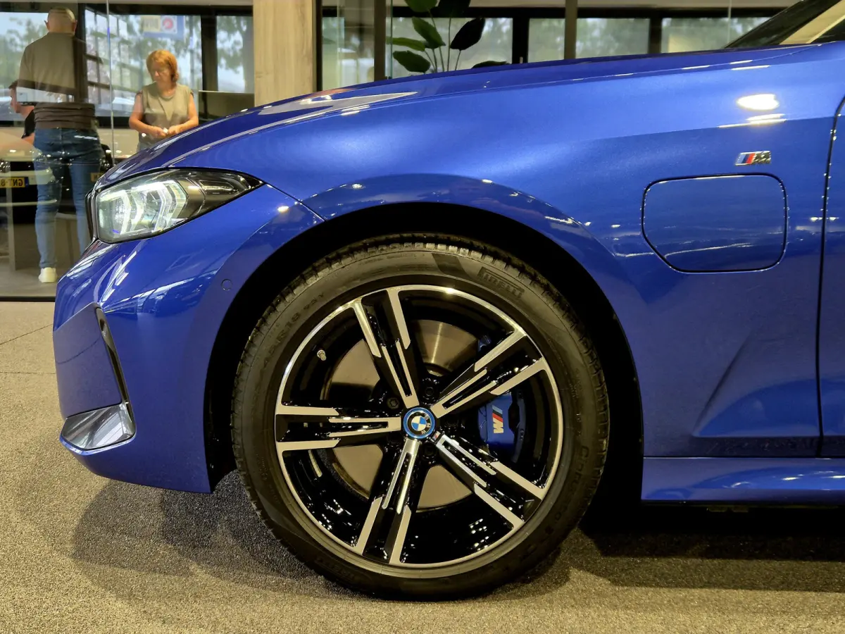 330e xDrive M-Sport | Panorama | HUD | Full optie