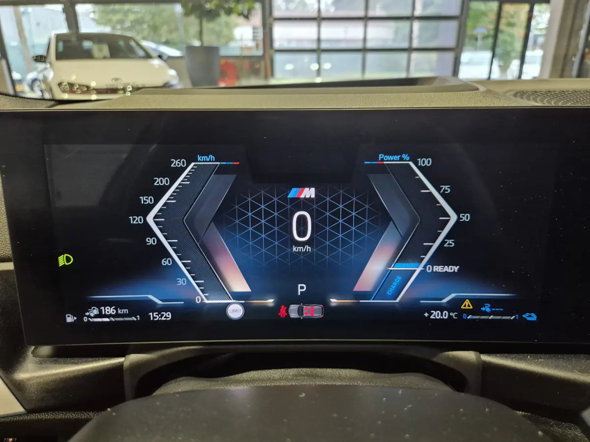 330e xDrive M-Sport | Panorama | HUD | Full optie