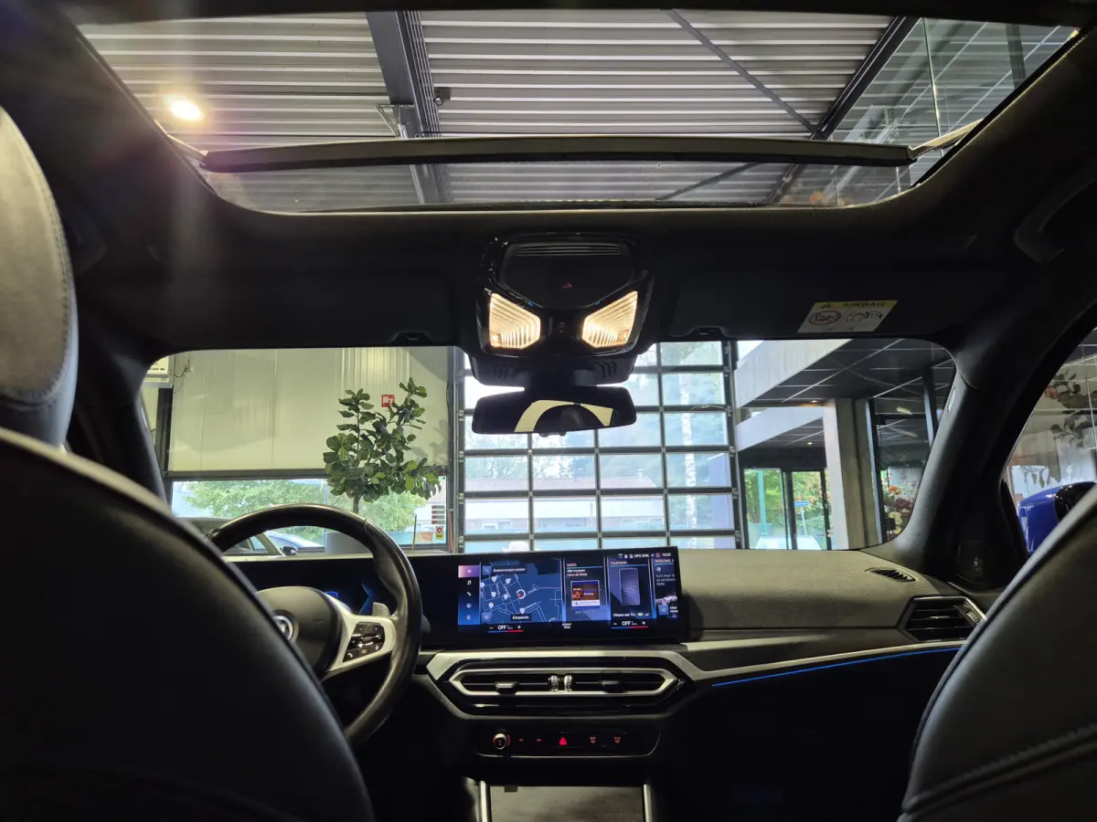 330e xDrive M-Sport | Panorama | HUD | Full optie